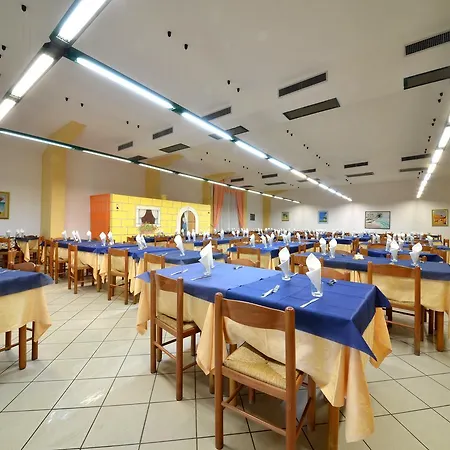 Julia Aparthotel