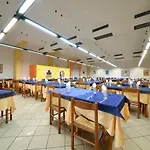 Julia מלון דירות
