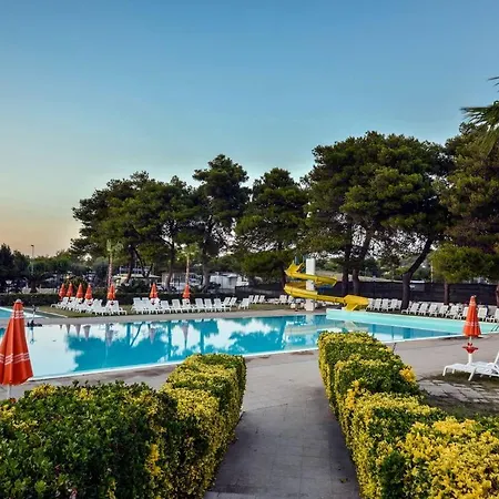 Julia Aparthotel