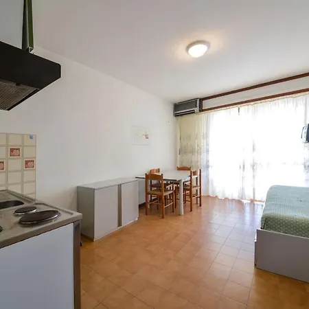 Julia Aparthotel