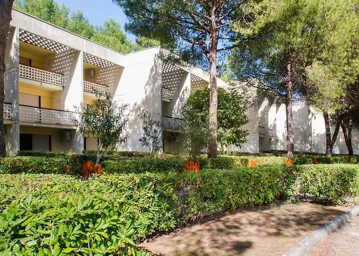 Julia 3* بيسْكيتْشّي